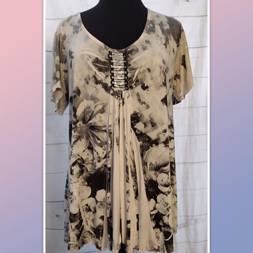One World Flowy Top With Silver And Gold Sequins Size L